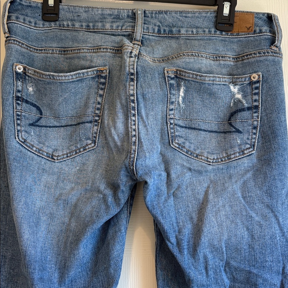 American Eagle | “Boyfit” Light Wash Distressed Straight Leg/Boot Cut Size 4 - Picture 7 of 7